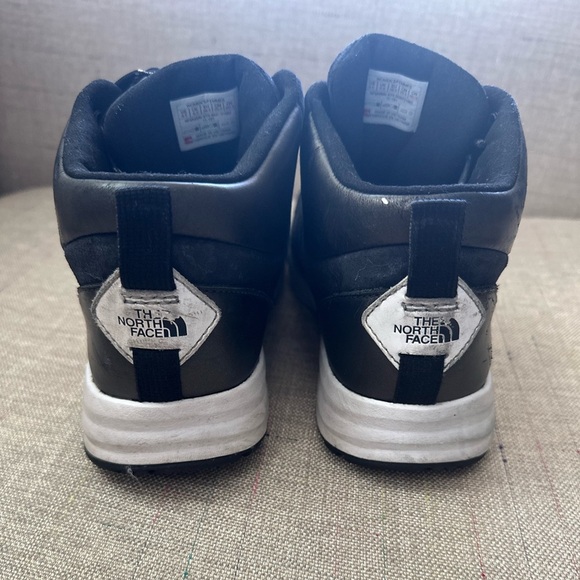 The North Face women boots size 8.5 Black Interior Fabric - Picture 5 of 7